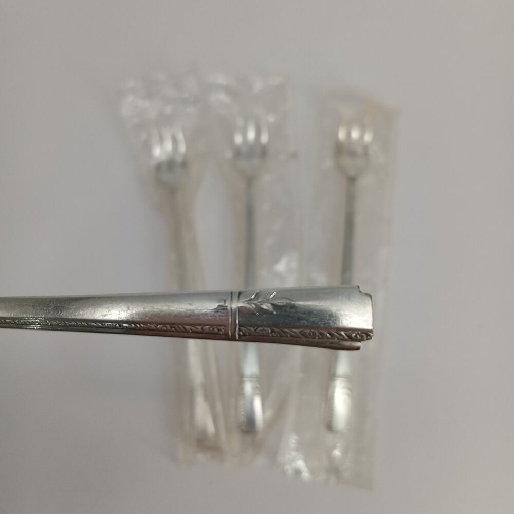 4X CF Oneida Prestige GRENOBLE Silverplate Cocktail Seafood Forks